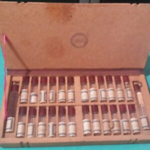 Caja en cartón forrado